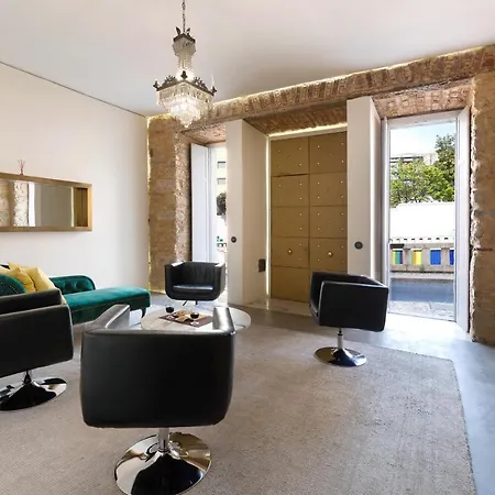 Rainbow Wall Loft Apartment *