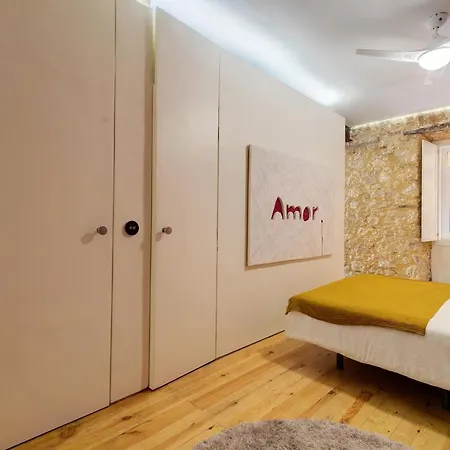 Rainbow Wall Loft * Lisbon